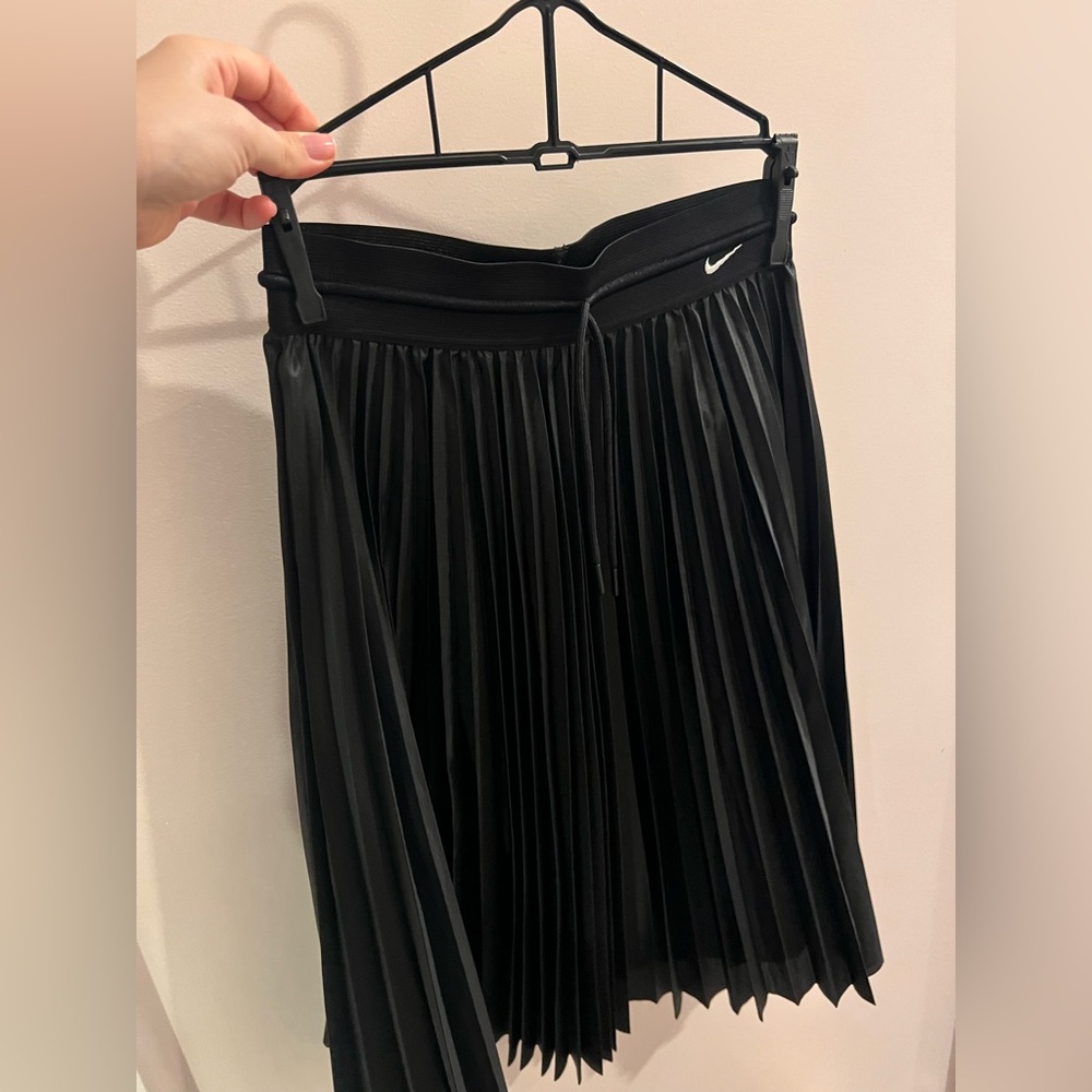 Nike Women's Black A-Line Pleated Skirt